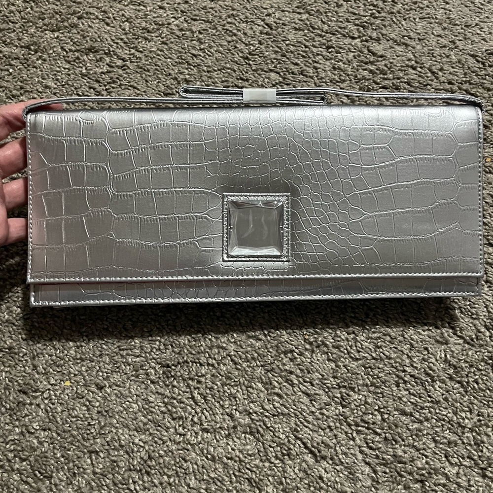 Paris Hilton clutch/ crossbody nwt